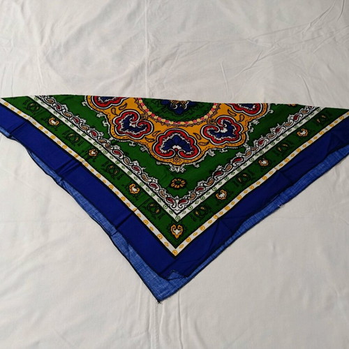 Headscarf like new, size 65/65 cm