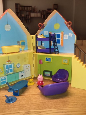 Peppa Pig House playset used with figure and accessories