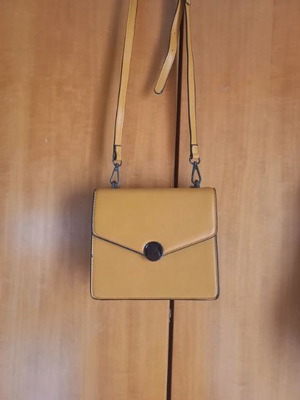 Shoulder bag like new, orange and yellow, detachable strap