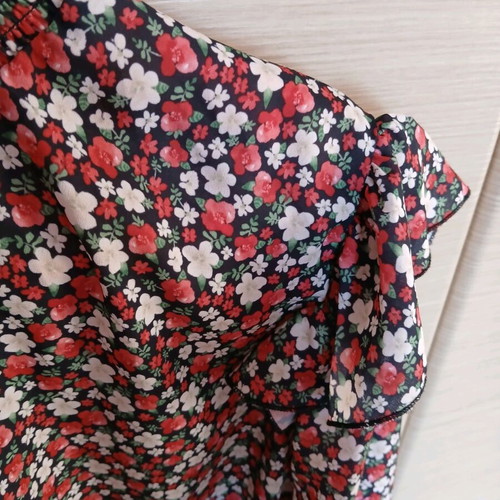 Floral blouse like new, size XS multicolor