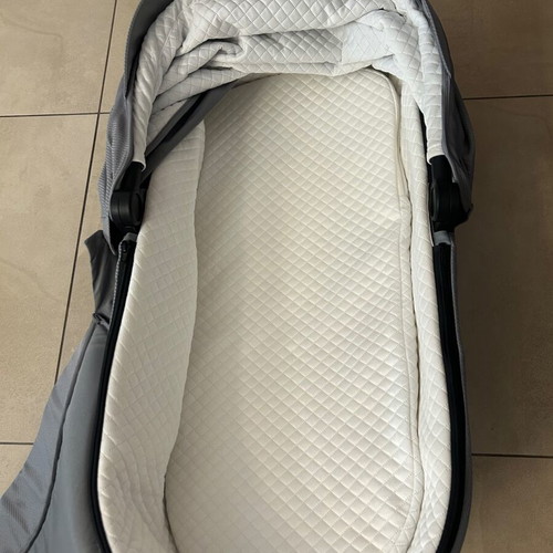 Port Bebe Cangaroo gray with stroller cover like new