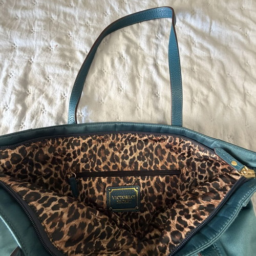 Victoria's Secret shoulder bag petrol fabric with animal print lining like new