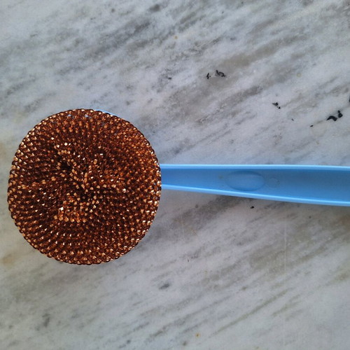 Metal Scrubber with Handle like new for Pots and Dishes