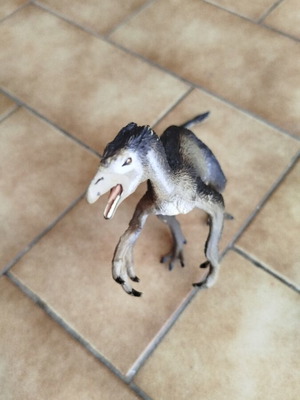 Beipiaosaurus figure from The Carnegie Collection like new