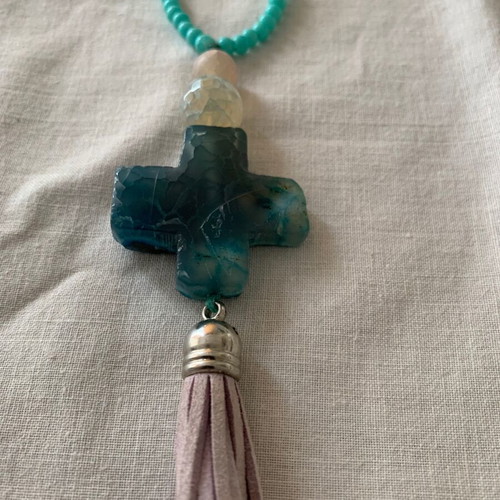 Necklace like new handmade turquoise with cross