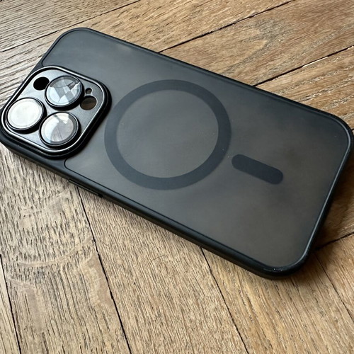 iPhone 14 Pro case with broken right lens protector