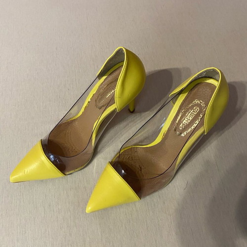 Dexim yellow stiletto pumps like new with PVC transparency, 10 cm heel