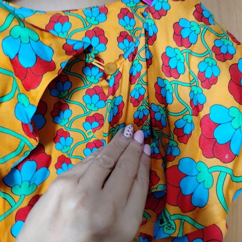 Karavan dress colorful used with open back and ruffled sleeves