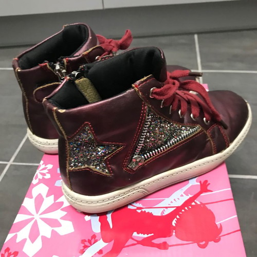 Girls' boots used size 32 bordeaux with rhinestone stars