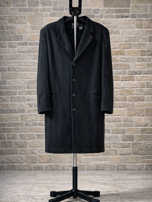 Rococo men's coat size L black like new