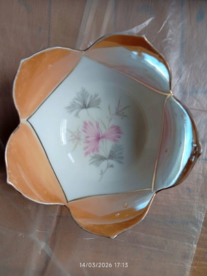 Decorative ceramic bowl used, small and beautiful