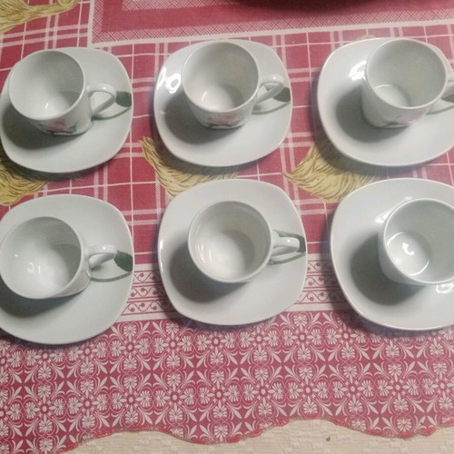Set of 6 coffee cups with saucers new