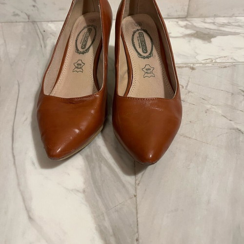 Dexim pumps used, tan color, low heel, size 39