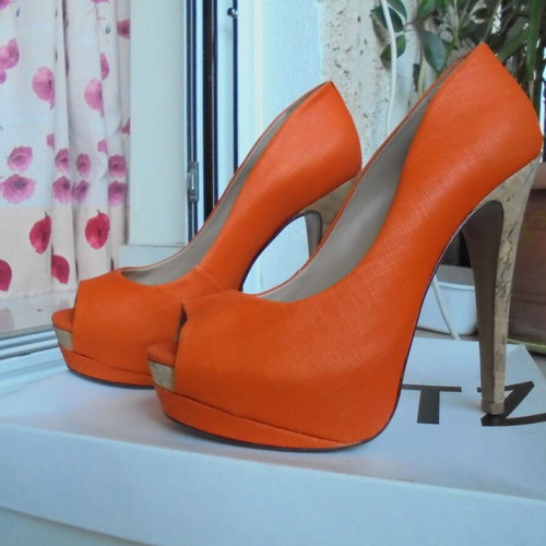 Schutz peep toe orange heel like new, 12cm platform