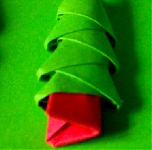 Χριστουγεννιάτικο Δεντράκι Οριγκάμι Χειροποίητο Στολίδι σε Πράσινο Χρώμα για το Χριστουγεννιάτικο δέντρο μας