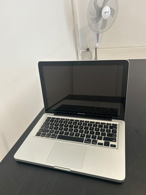 Macbook Pro 13inch 2010 like new