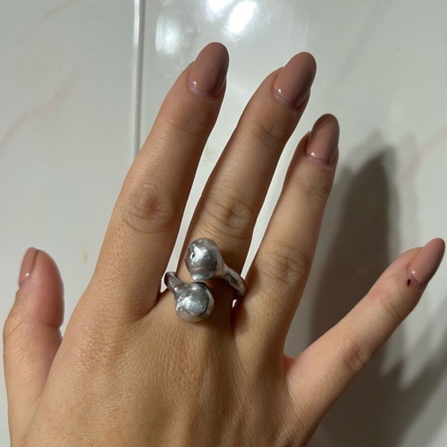 Handmade ring like new, silver with beads made of recycled aluminum