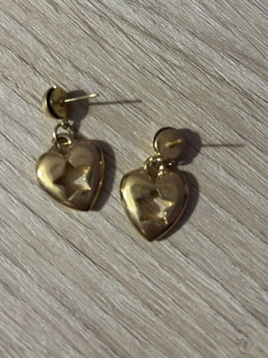 Gold Heart-Shaped Earring like new