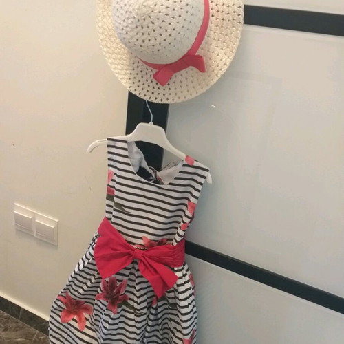 Dress with gift hat for girls up to 6 years used