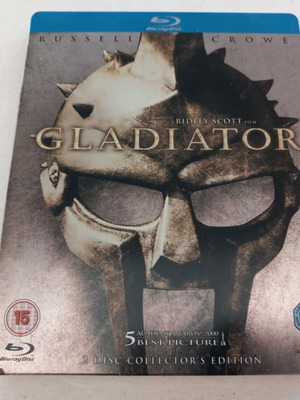 Gladiator Steelbook Edition Blu-Ray used, includes 4 cards and 4K Ultra HD DVD