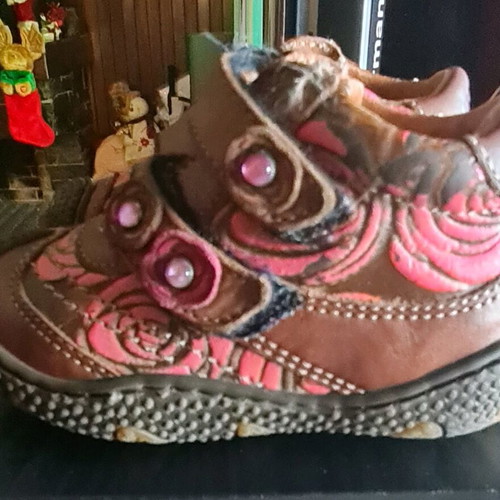 Leather baby shoes like new, pack of 2, size 21