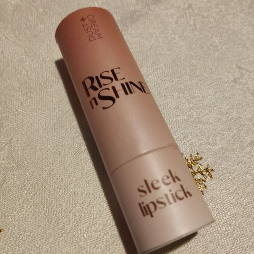 Sleek lipstick unused