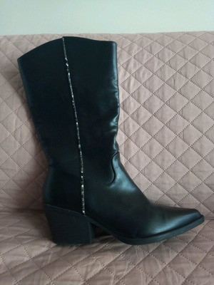 New Look women's black boots size 37 new with zipper
