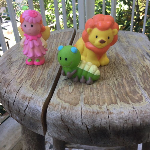 Fisher Price играчка за бебе употребявана с подарък фигурки