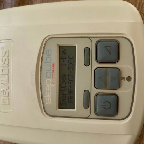 DeVilbiss Sleep Cube Auto Plus CPAP device with case and hose
