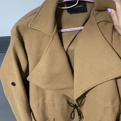 Camel coat with large collar and external pockets