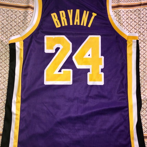 Kobe Bryant L.A. Lakers jersey like new, size Small