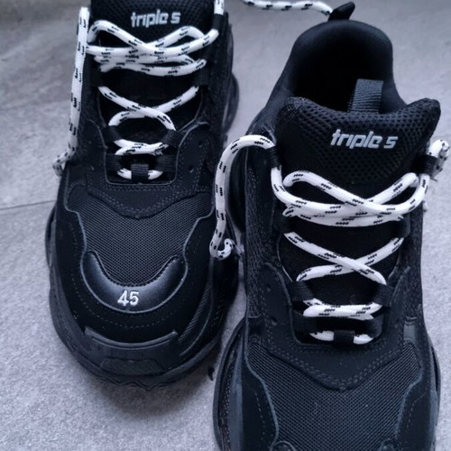 Balenciaga Triple S sneakers size 45 like new, black