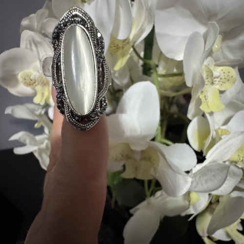 Ring new, white and silver