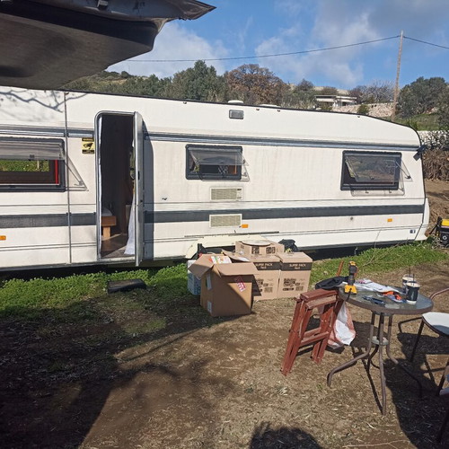 Hobby Prestige Caravan 9 Meters Fully Equipped in Excellent Condition