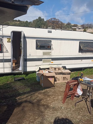 Hobby Prestige Caravan 9 Meters Fully Equipped in Excellent Condition