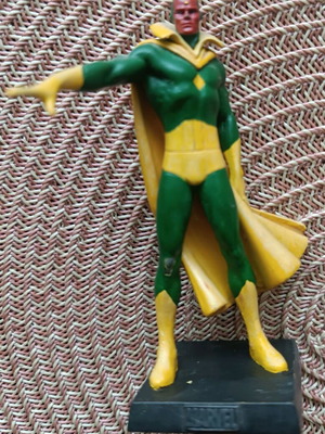 Hasbro Marvel Avengers Titan Hero figure like new, 11 cm