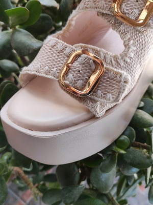 Beige platform sandals like new, size 37