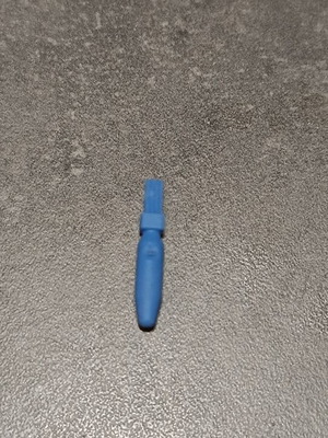 Playmobil blue paintbrush