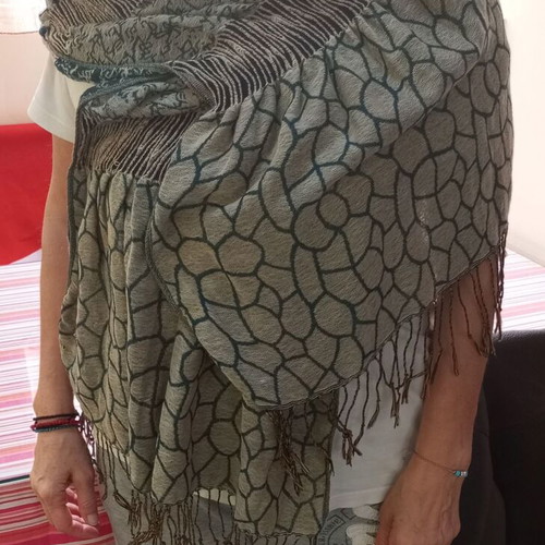 Pashmina new 190 cm with animal print and pleated texture