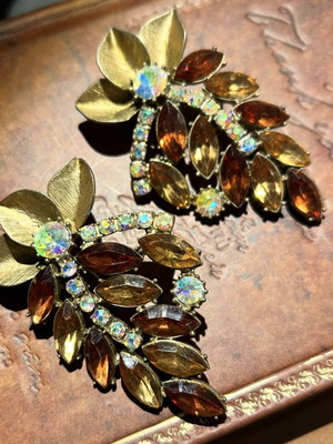 Statement earrings with stones like new