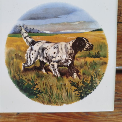 Ceramic tiles like new, vintage hunting pointer dog design, pack of two
