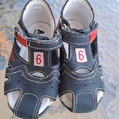 KRAX sandals used for boy size 21