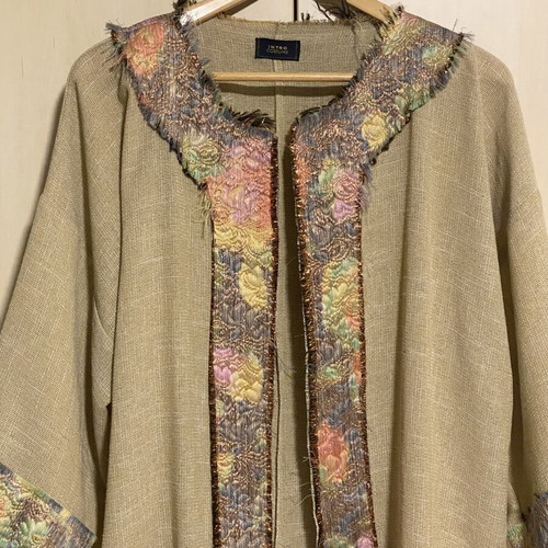 Kimono Intro costume new, beige with multicolor floral trims