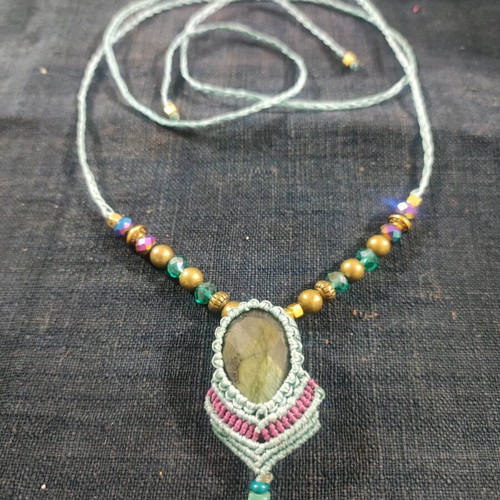 Macrame necklace new with labradorite, metal elements and beads