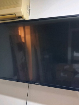 Led TV Turbox 49 ιντσών μεταχειρισμένη με βάση δώρο