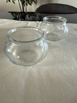 Deco bowls set of two, barely used