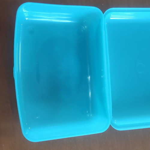 Tupper for toast and fruit like new, turquoise color, 19x13x6.5 cm