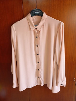 Shirt in salmon color by Figaro like new, size M