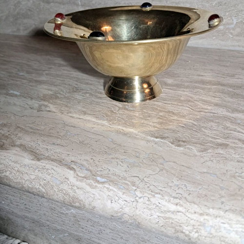 Decorative brass bowl used with 4 stones
