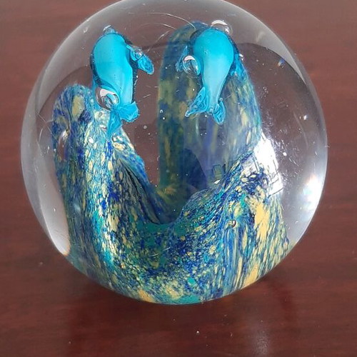 Murano press papers used with two dolphins in the sea